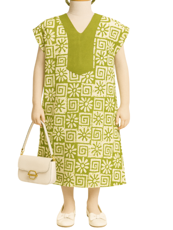 girl wearing adire boubou dress